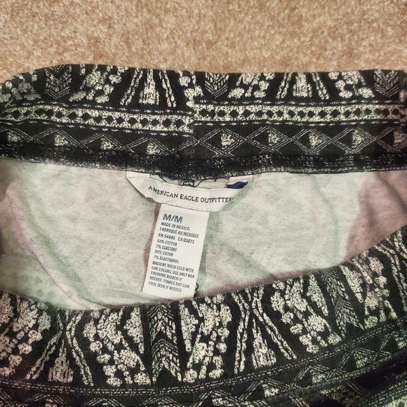 AE Black and white tribal print cropped leggings - Picture 3 of 3